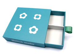 Blue drawer slidding gift box with insert