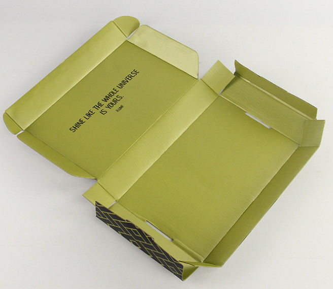 7x5x2 Corrugated Colored Mailer Boxes For Garments Cloth Shipping