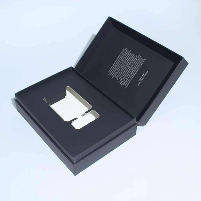 White And Black Perfume Gift Box Small Packaging Boxes fit for skincare with  custom logo